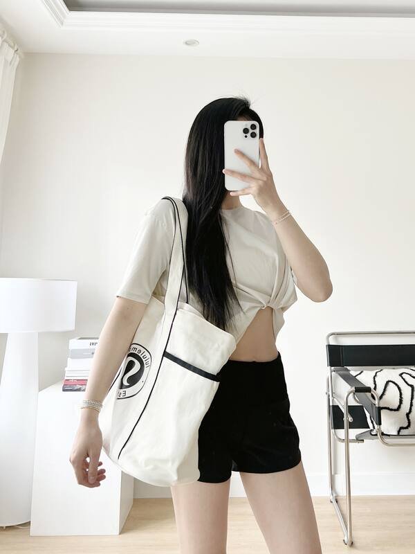 Lululemon Back In Action t-shirt everyday white