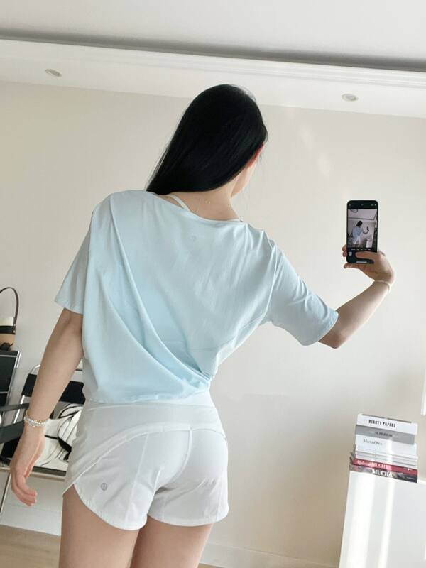 Lululemon Back In Action t-shirt everyday light blue