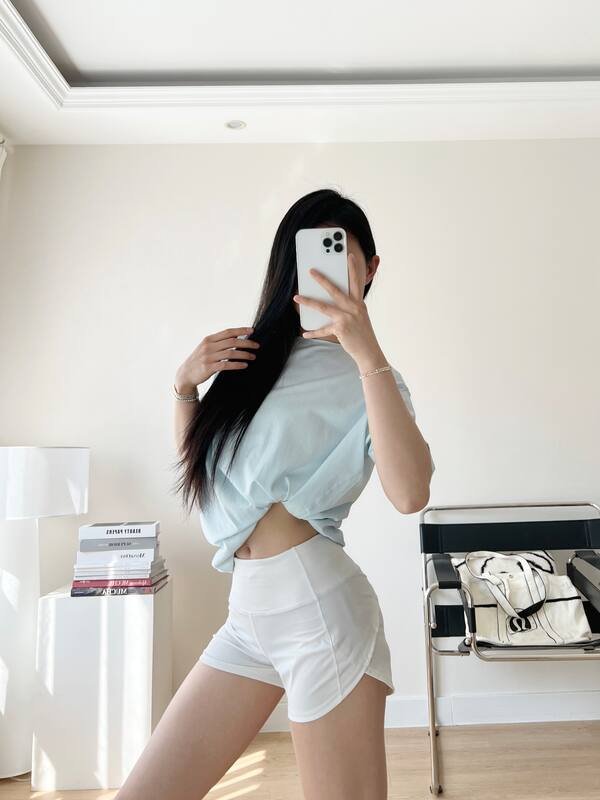 Lululemon Back In Action t-shirt everyday light blue