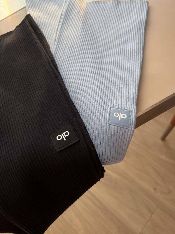 Alo Leggings Perfect details