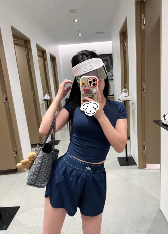 Alo shorts everyday navy