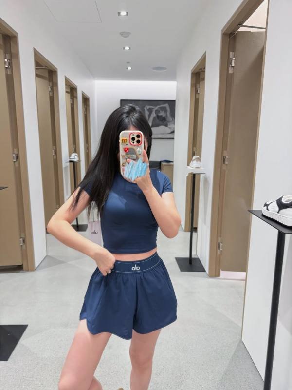 Alo shorts everyday navy