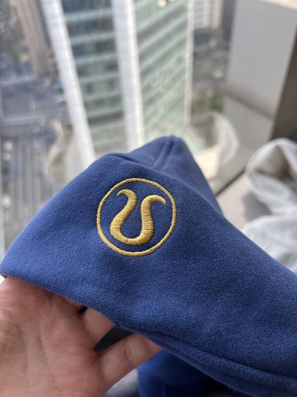 Chaqueta Lululemon todos los dias violeta azul