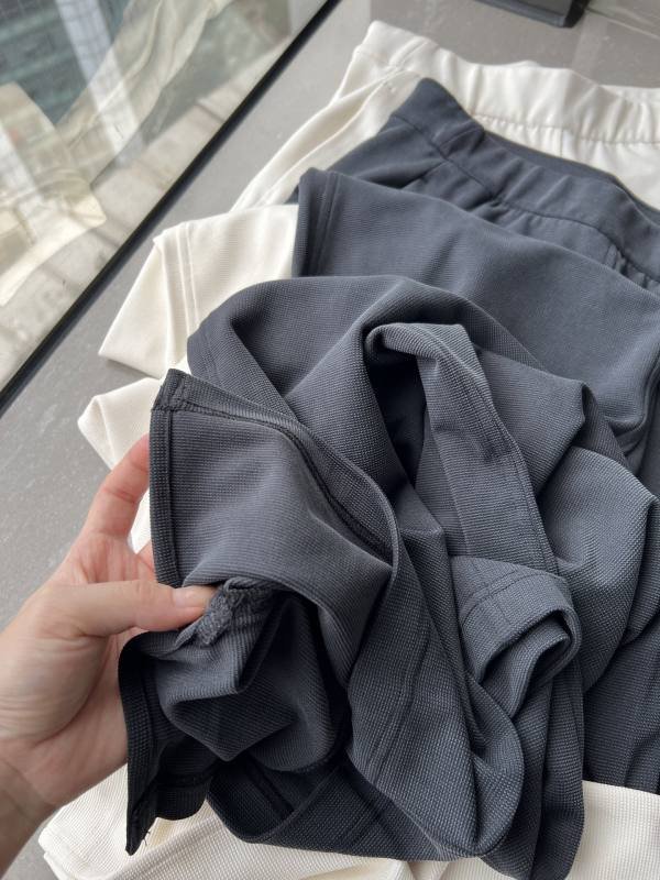 Lulu Leggings Comes with smooth drape
