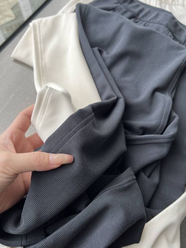 Lulu Leggings Comes with smooth drape