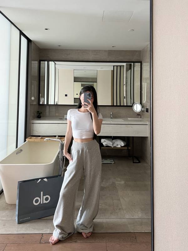 Leggings Alo Pantaloni della tuta a gamba larga Alo Serenity