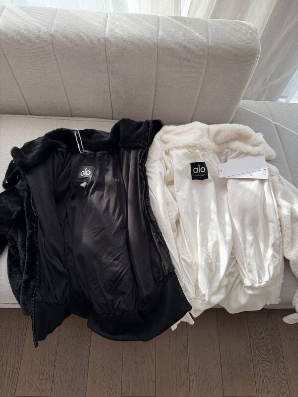 Chaqueta Alo lounge crema