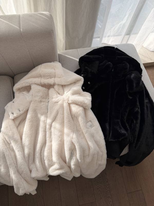 Chaqueta Alo lounge crema