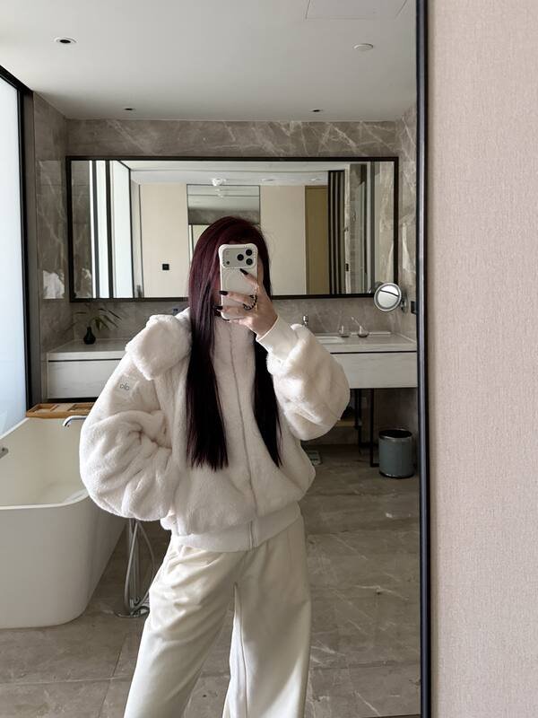 Chaqueta Alo lounge blanco roto