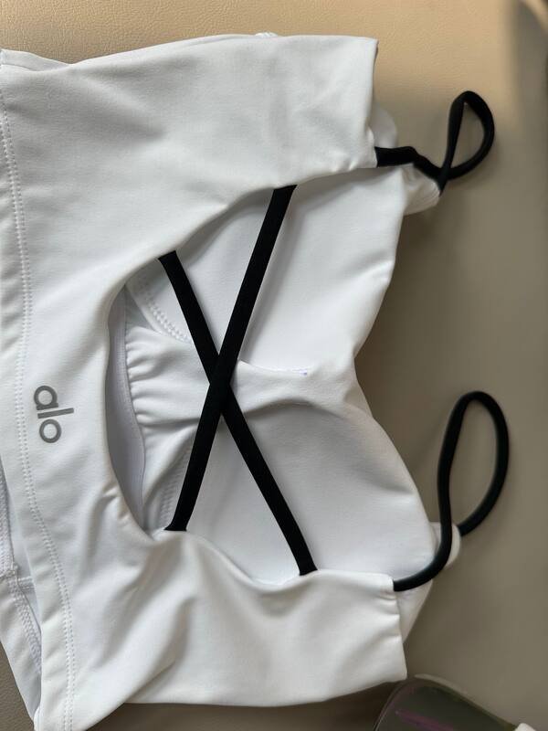 Alo sports bra studio white