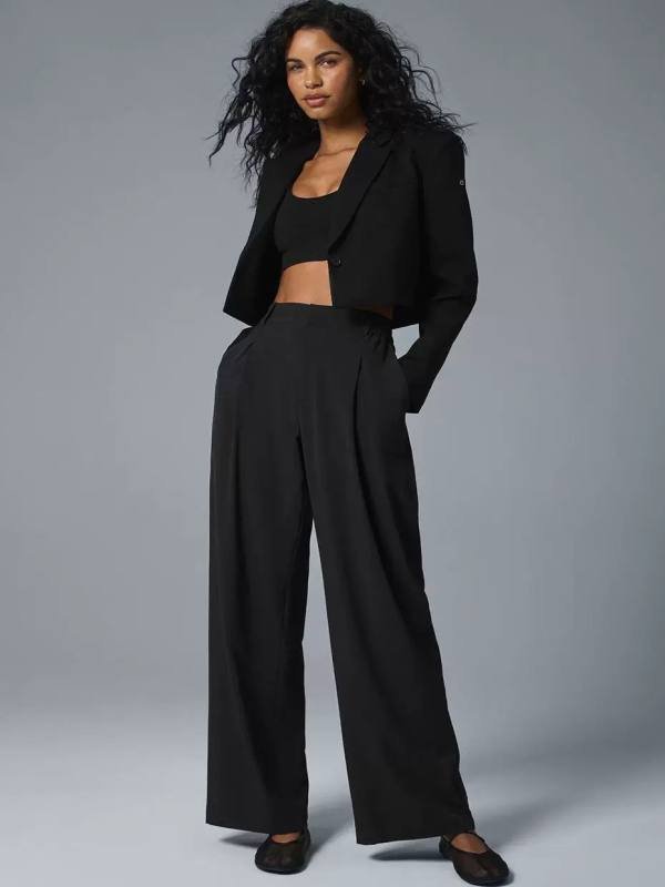 Alo Leggings Official website picture