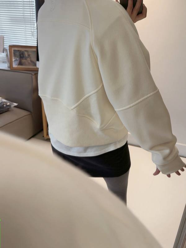 Lululemon Accolade lounge manga larga blanco marfil