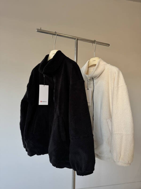 Lululemon Textured Fleece jacket everyday white and black