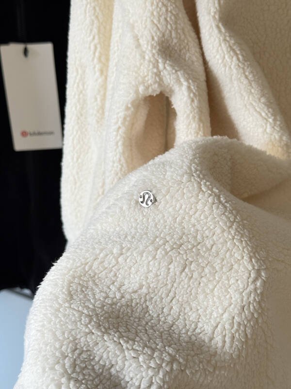Lululemon jaqueta lounge creme