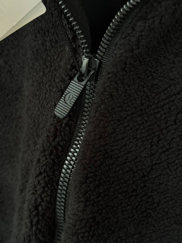 Lululemon jaqueta lounge creme