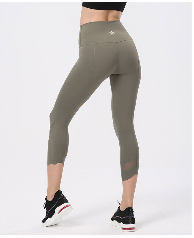 Alo capri yoga nero