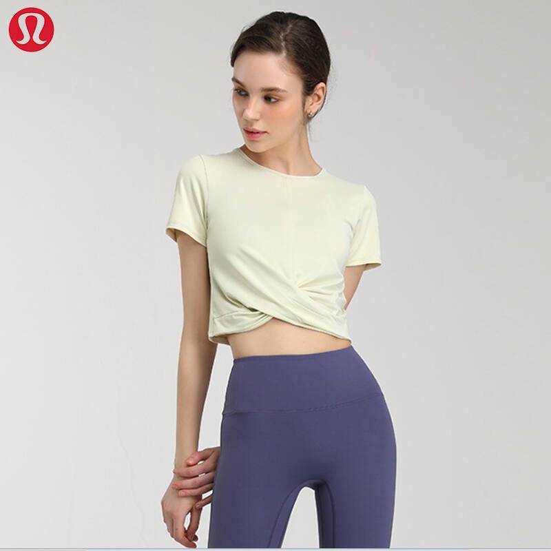 Lululemon t-shirt everyday black and pale yellow