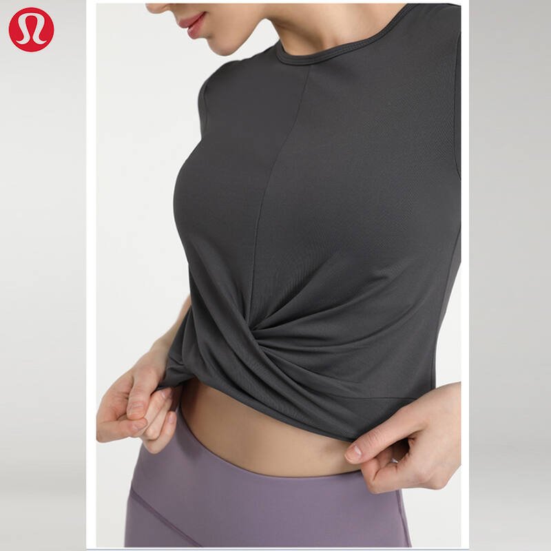 Lululemon t-shirt everyday black and pale yellow