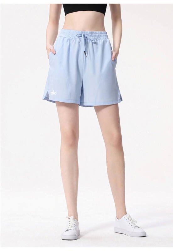 Alo shorts training light blue