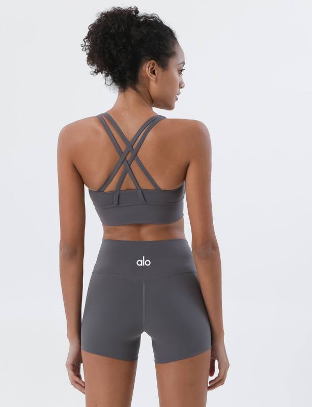 Calcoes Alo yoga