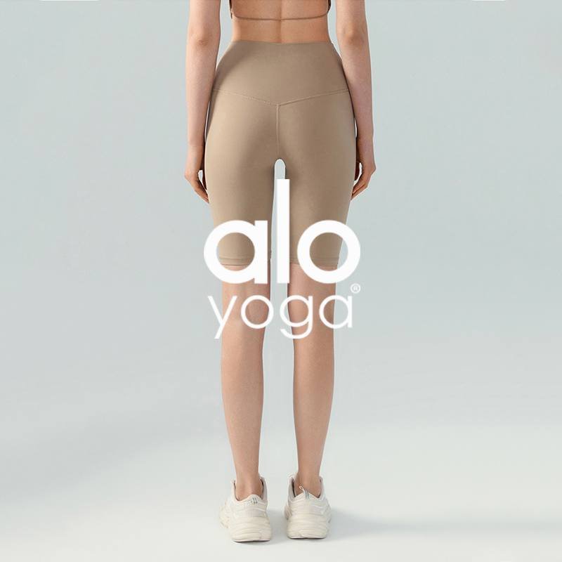 Alo shorts yoga red